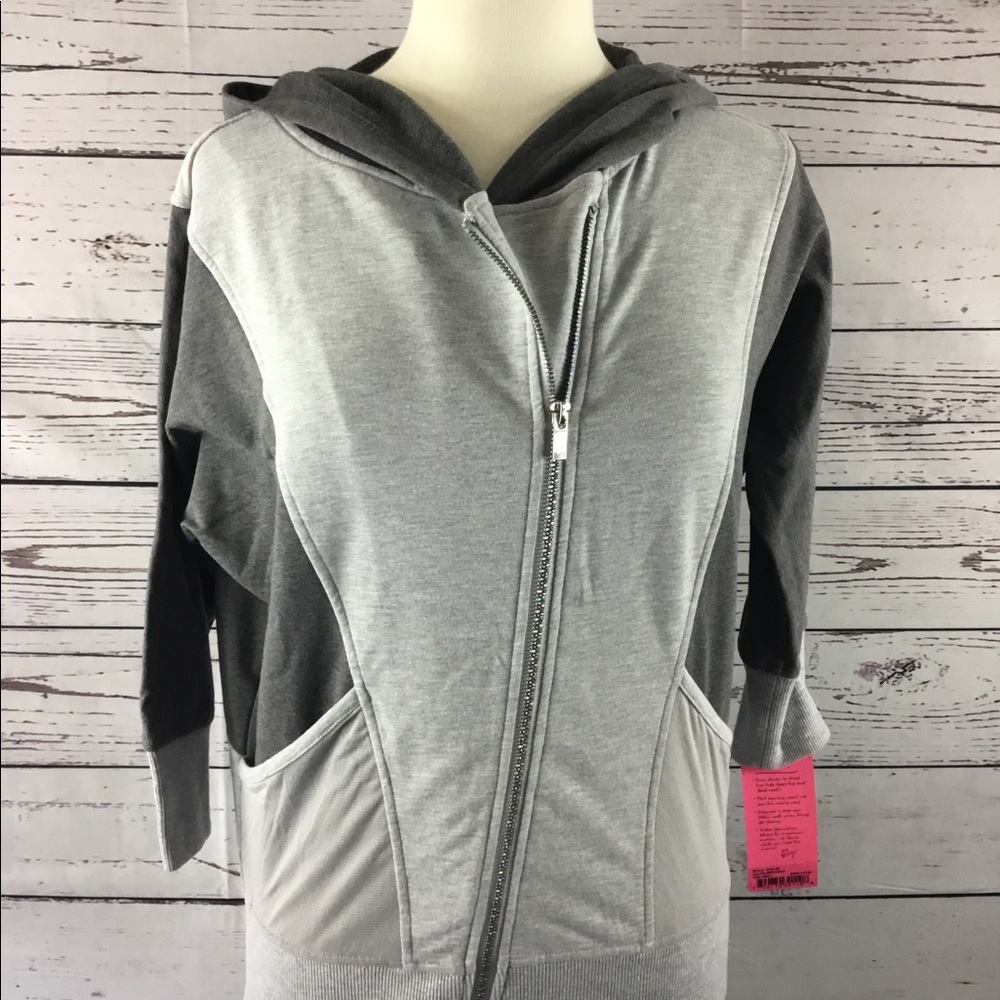 Betsy Johnson 3/4 Sleeve performance zip up small